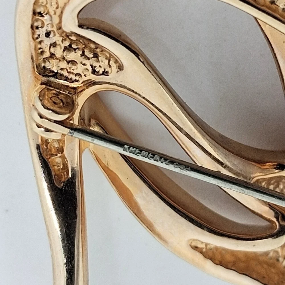 * Vintage Krementz Rose Gold Tone Swan Pin Brooch